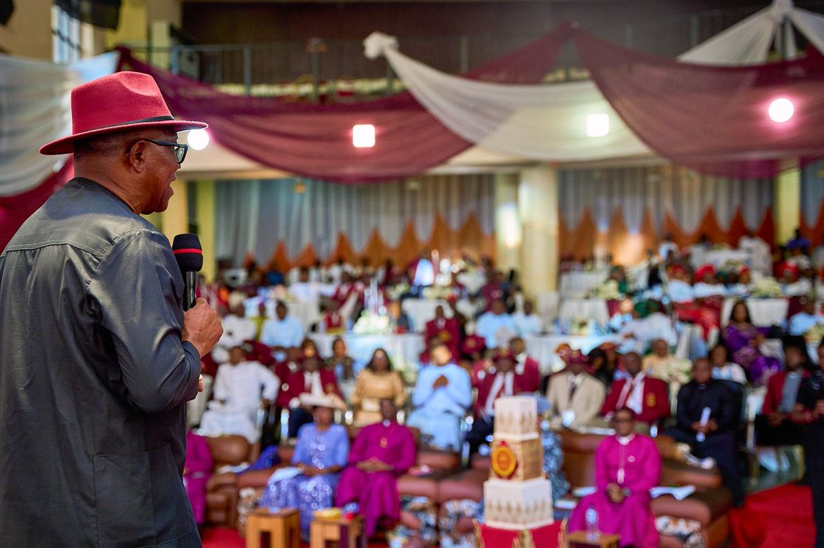 Mimi_yakigar's tweet image. Dear Peter Obi, commot body…

Sometimes, the most powerful thing a respected voice can do is stay silent.

Not every fire deserves a firefighter with credibility. Some situations should be left for those who lit the match to quench, so we can finally see who truly knows what…