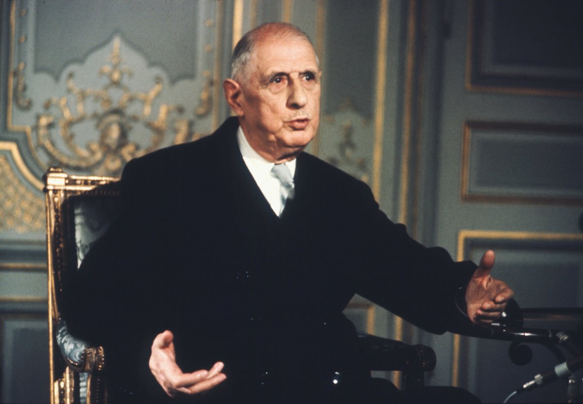 🗓 Le 9 novembre 1970 mourrait Charles de Gaulle.

Le dirigeant emblématique de la France libre s'éteignait des suites d'une rupture d'anévrisme de l'aorte abdominale à l'âge de 79 ans.