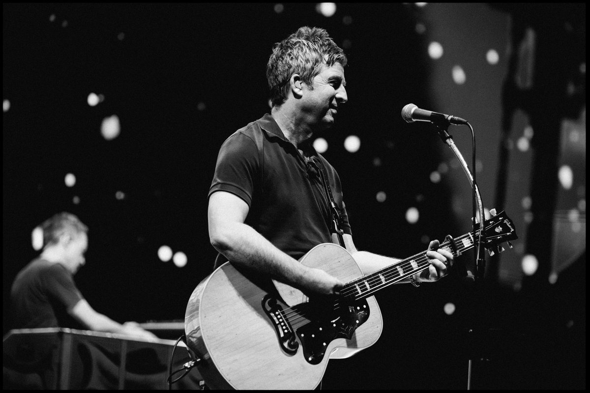 Noel Gallagher tweet media