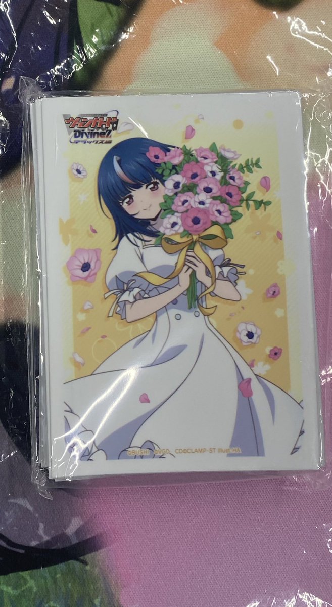 Agora Wedding Hikari sleeve tourney (3v3)
<a href="/Zyb2110/">ZX</a> 
Deck: Fern
R1: Razel ✅ | T: ❌
R2: Bye 👀👀
R3: Wesltra ✅ | T: ✅

We successfully activated razel divine skill! Thought that our ranking is gonna be ass turn out it's top 3!! LETS GO!

#VGtopDecks 
 #ヴァンガードデッキ紹介