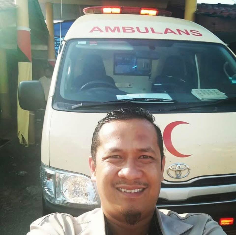 OrenjiRenOren's tweet photo. Bang, klo kene tindakan tatatertib jgn salahkan org lain.. Kalau kene buang lak pi mintak si beruk tu payong ko selama xde kerja. Kalau kene kutip balai, pepandai lah ko nak jawab kat IO..

Ok?? Abam pesan je.. https://t.co/lGMEsURK7h