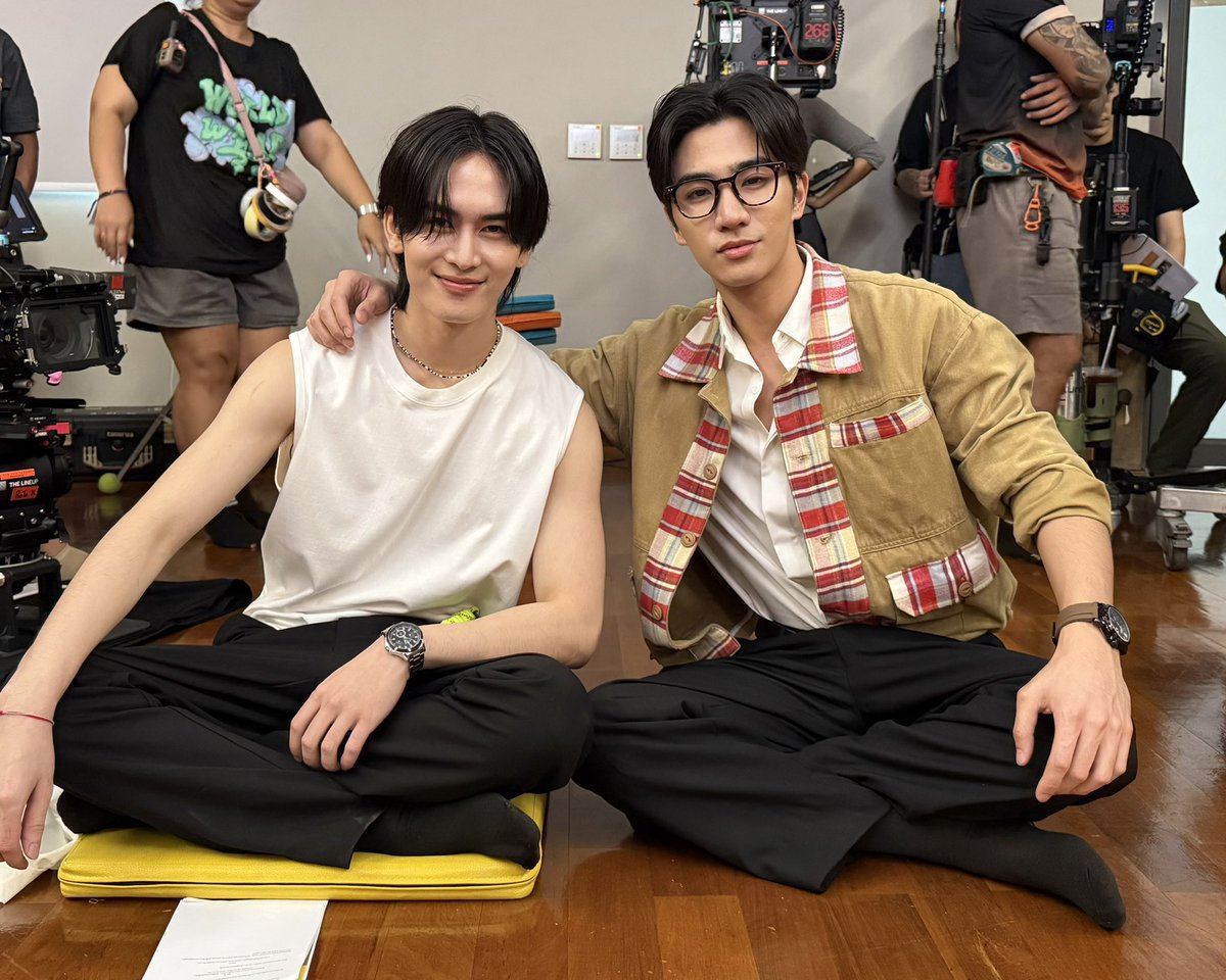 perthdde's tweet image. Kicking off the filming with potentially one of the most crucial scene. Uni days was tough but this one might be different, who knows? I might be risking it all just to keep him close and follow him forever wherever he goes.