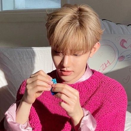 between classes - a #haobin filo au

- the backstory of Kiel and Avery, how they met, how everything started, how they fell in love and how they fell apart