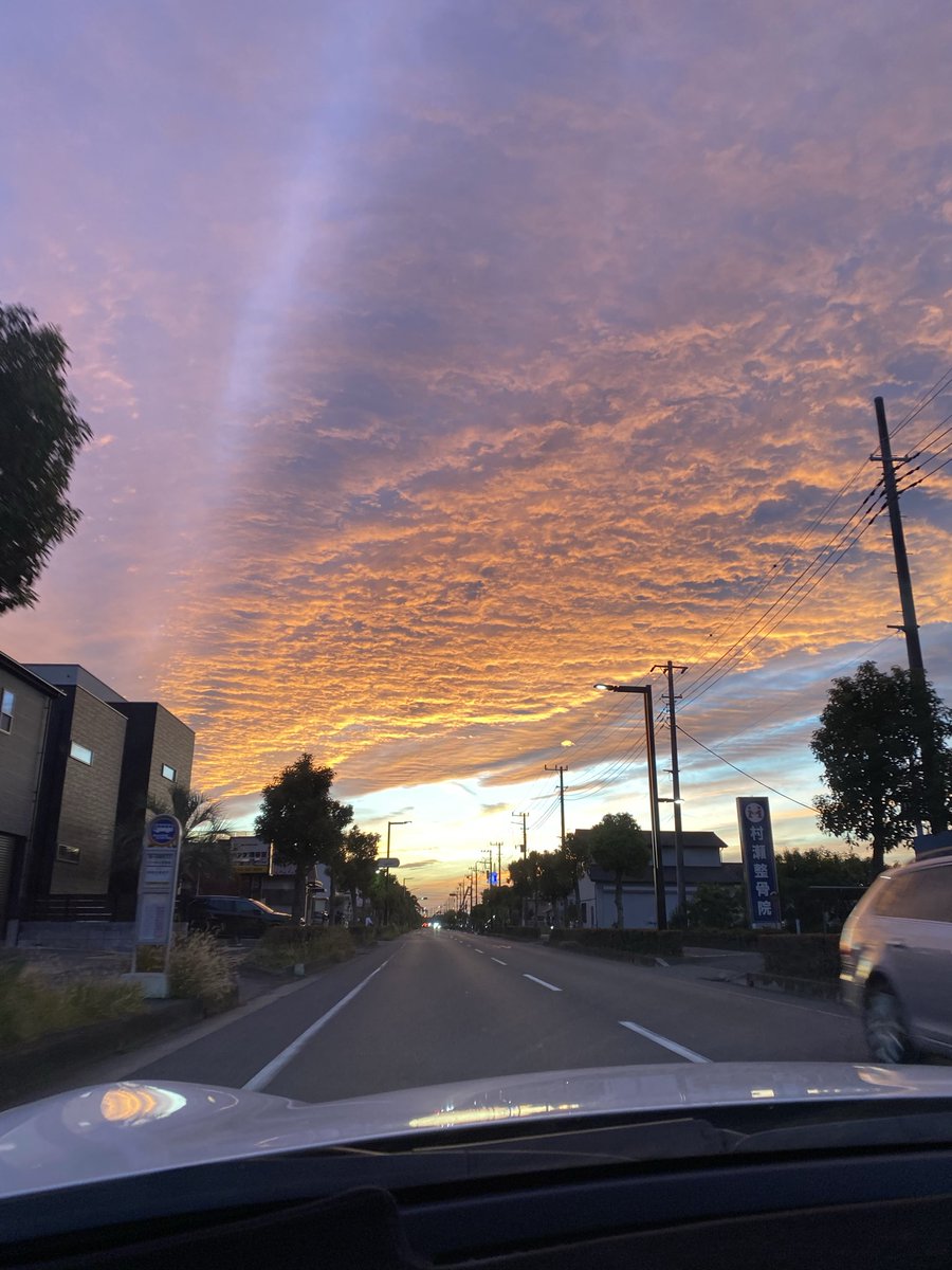 norinorinode's tweet photo. 素晴らしい夕焼けと愛車！ https://t.co/MWhSwjw6fS