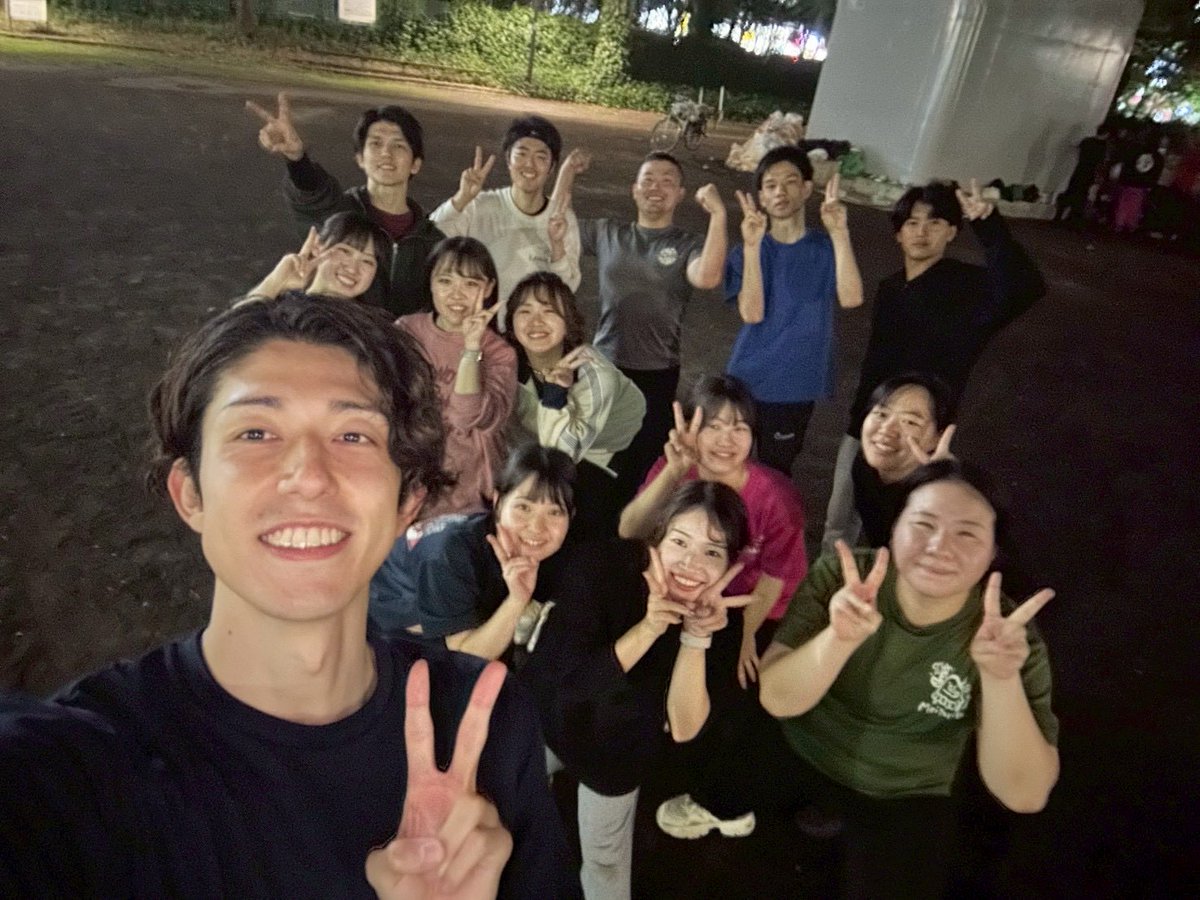 meito18th's tweet photo. こんばんは！18代目鳴踊です！

11月に入りましたね＾＾
昨晩も元気に「顔晴レ!!!」の練習を行いました！

振り覚え直しをしつつ、新しい構成にもチャレンジした、内容たっぷりな練習でした🥺

バサカニまで1か月と少し！頑張って参りましょう🫡

#18代目　#鳴踊　#顔晴レ!!!  #バサカニ https://t.co/91wYxk9fsN