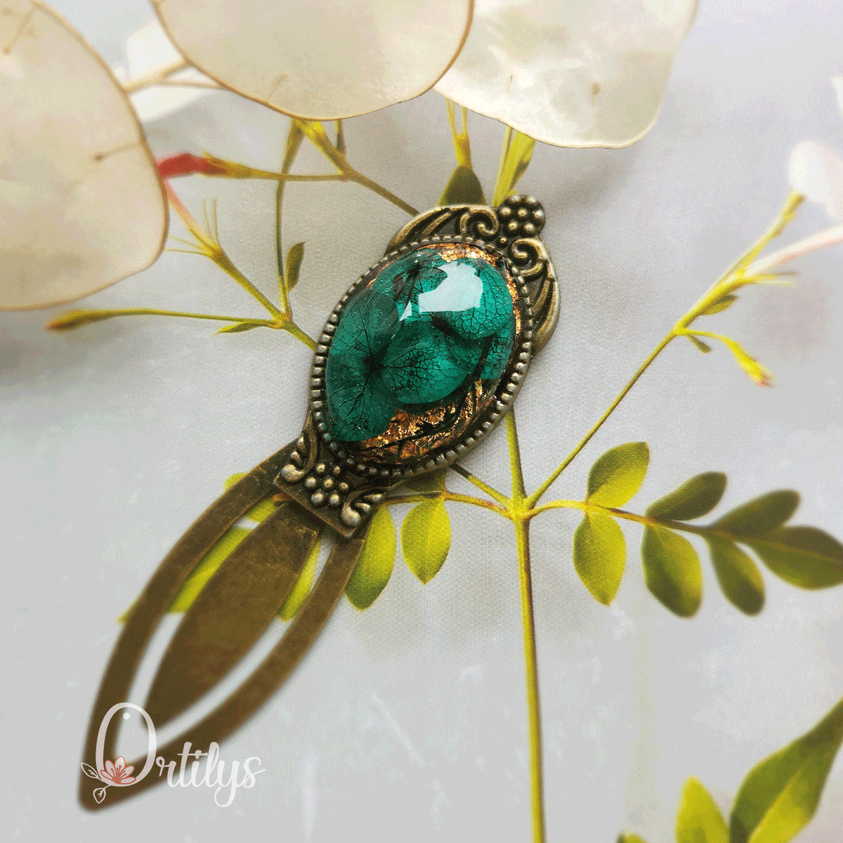 Quoi de neuf dans ma boutique ? 🎄

J'ai ajouté des suspensions de Noël, des marque-page, et bien sûr une petite sélection pour les fêtes !