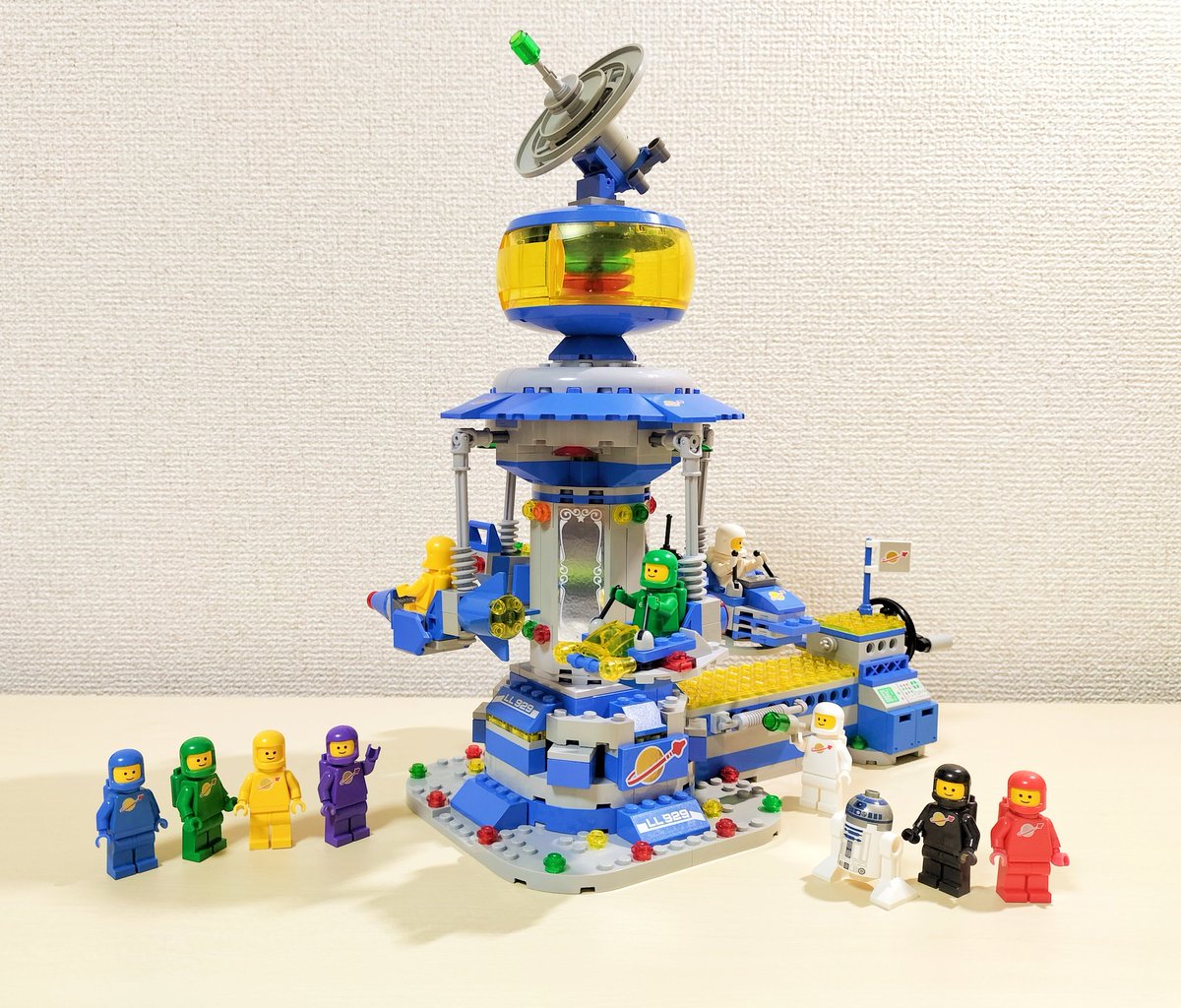 nagisajive's tweet image. スペースライドアレンジModel🎠
別アングルなう💪😉♬

やはり往年のクラスペCOLORは
イイですね〜💪😆✨️

#lego
#legospace