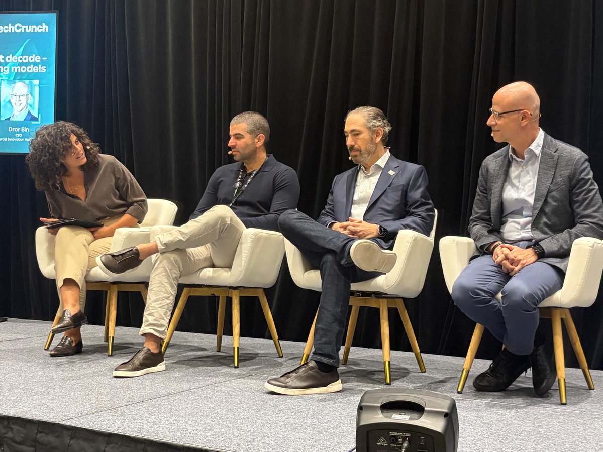 ILInnovationAut's tweet image. At #TechCrunchDisrupt 2025, CEO Dror Bin joined Matt Ocko (DCVC) &amp;amp; Lior Susan (Eclipse), moderated by Kerem Nevo, to discuss how public-private collaboration, smart policy, and deep-tech investment will fuel the next wave of breakthrough companies.

#DeepTech #FutureOfTech