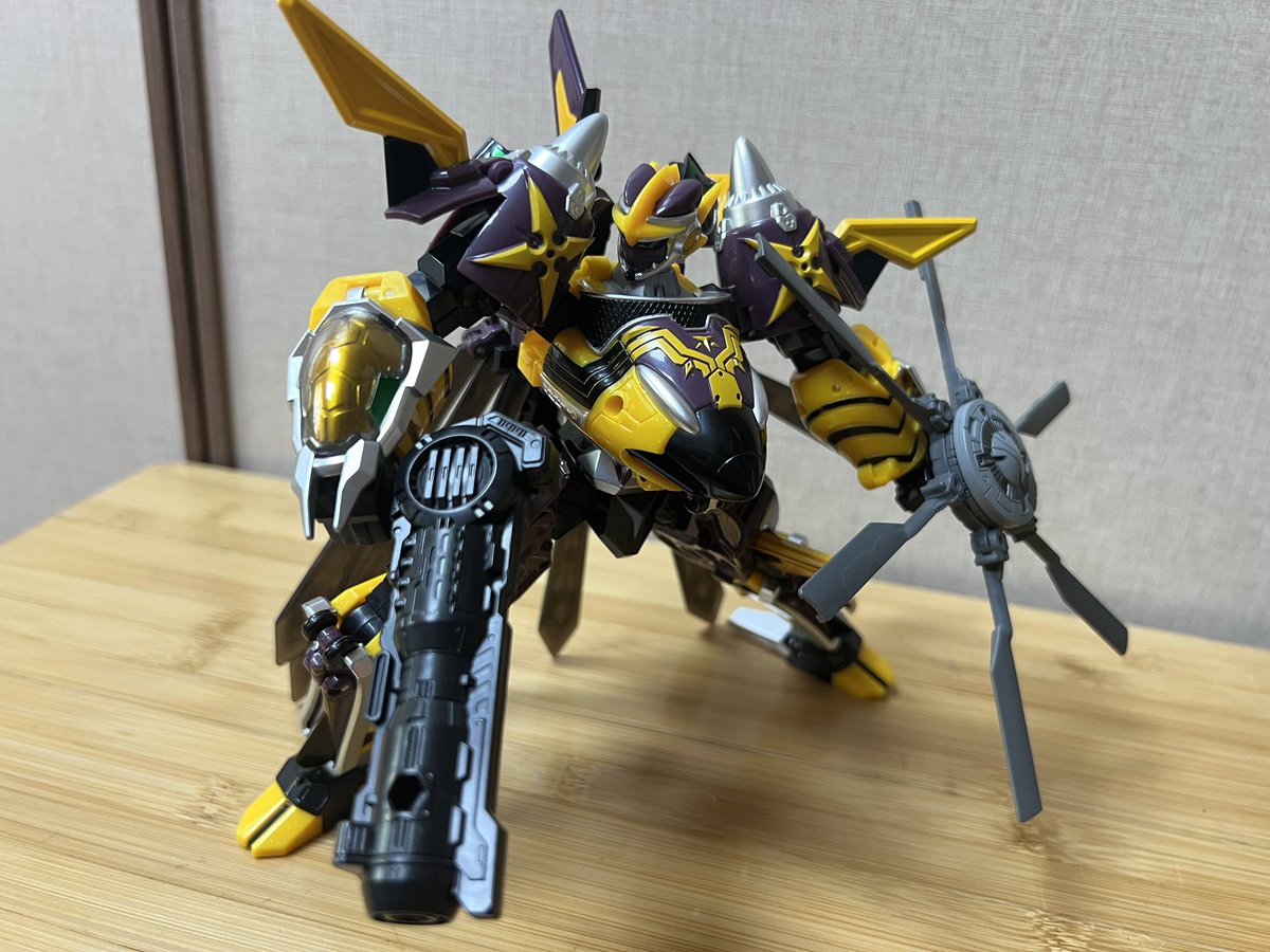 拳が5ミリ穴なのでTFファンにも嬉しい仕様❤️