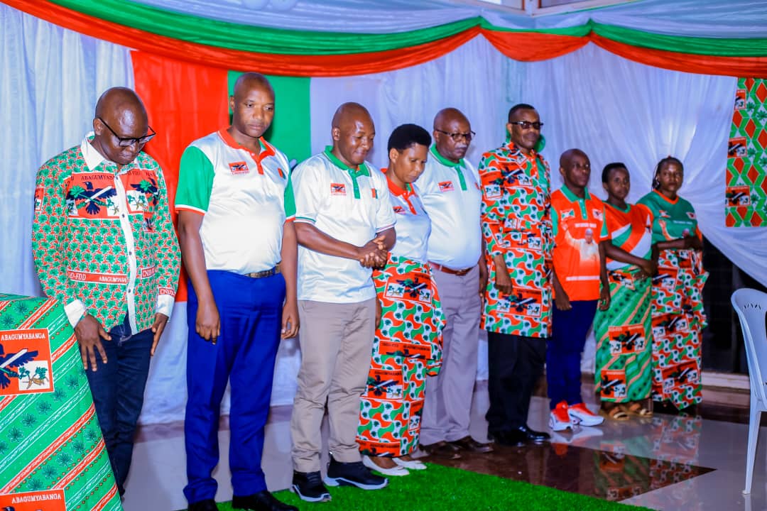 CnddFddButanyer's tweet photo. #Butanyerera 02/10/2025 #Habimana_Ferdinand NIwe yongeye kwizerwa Kandi n'ikoraniro ry'umugambwe @CnddFdd muntara ya @pButanyerera  arongore uwo mugambwe.
Abagumyabanga bo muntara ya #Butanyerera turamukeje tumwipfuriza kuzororanirwa
@R_Ndikuriyo https://t.co/K71BVCkARq