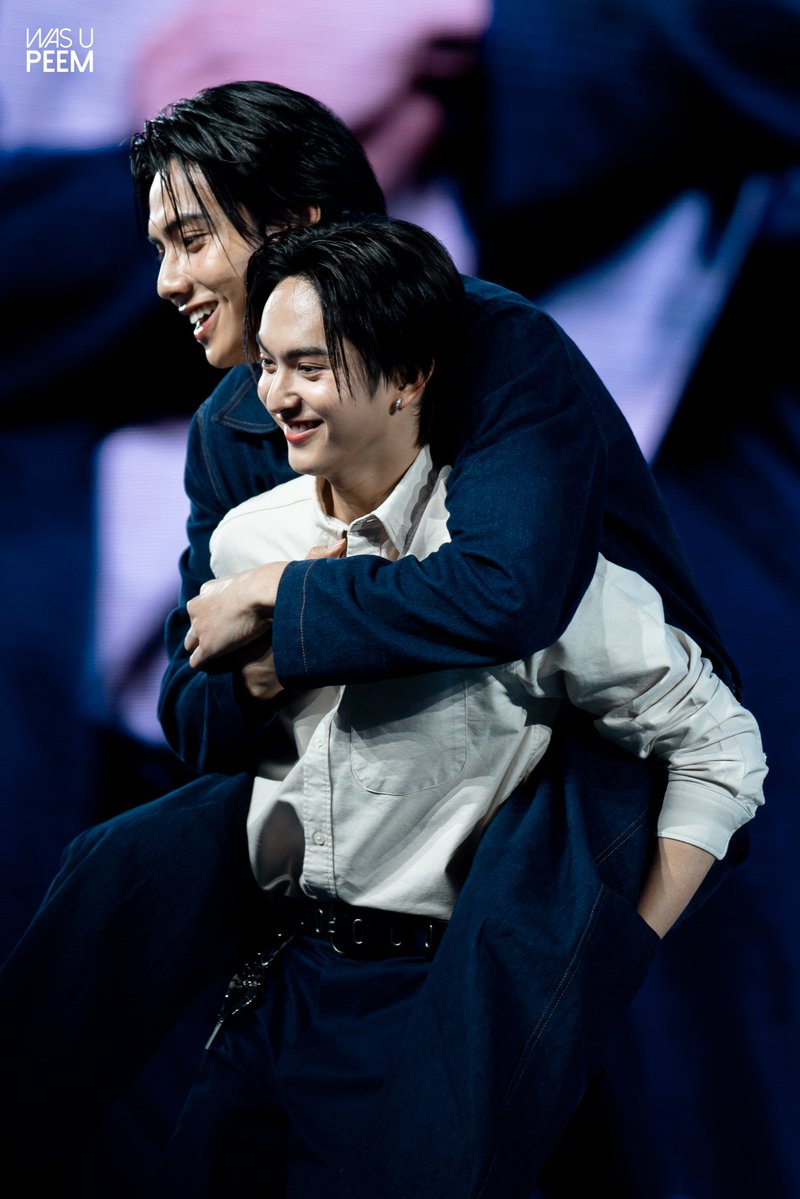 Onam bilan porno galereyalar Mashinada porno rasmlar