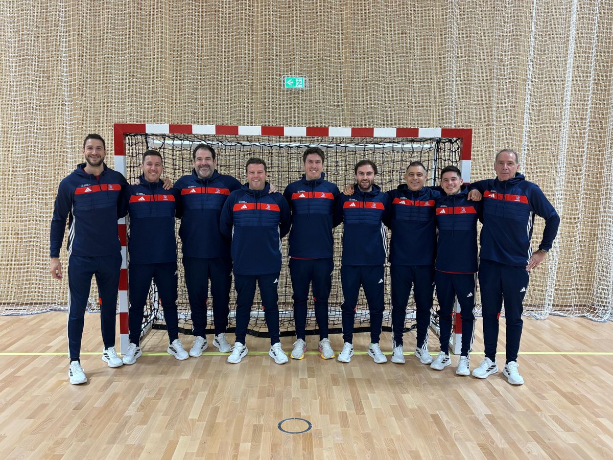 JOLIGuillaume's tweet photo. Fin d’une belle semaine de travail avec l’équipe de France U21 à Houlgate… Les bases du projet  sont posées, vivement janvier pour continuer l’aventure💪🏻🇫🇷💪🏻.
Merci aux joueurs et à tout le staff pour le travail et la confiance.
#allbleu #BleuEtFier @ffhandball @FRAHandball https://t.co/8LhSzxuLrr
