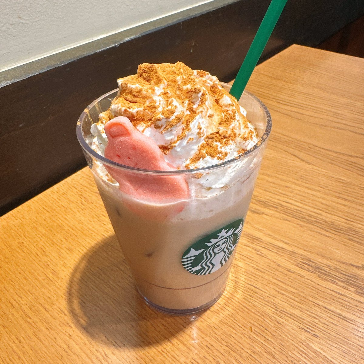 スタバのオススメカスタム言われるがまま追加追加追加‼︎
優しいお姉さんやった🤤♡