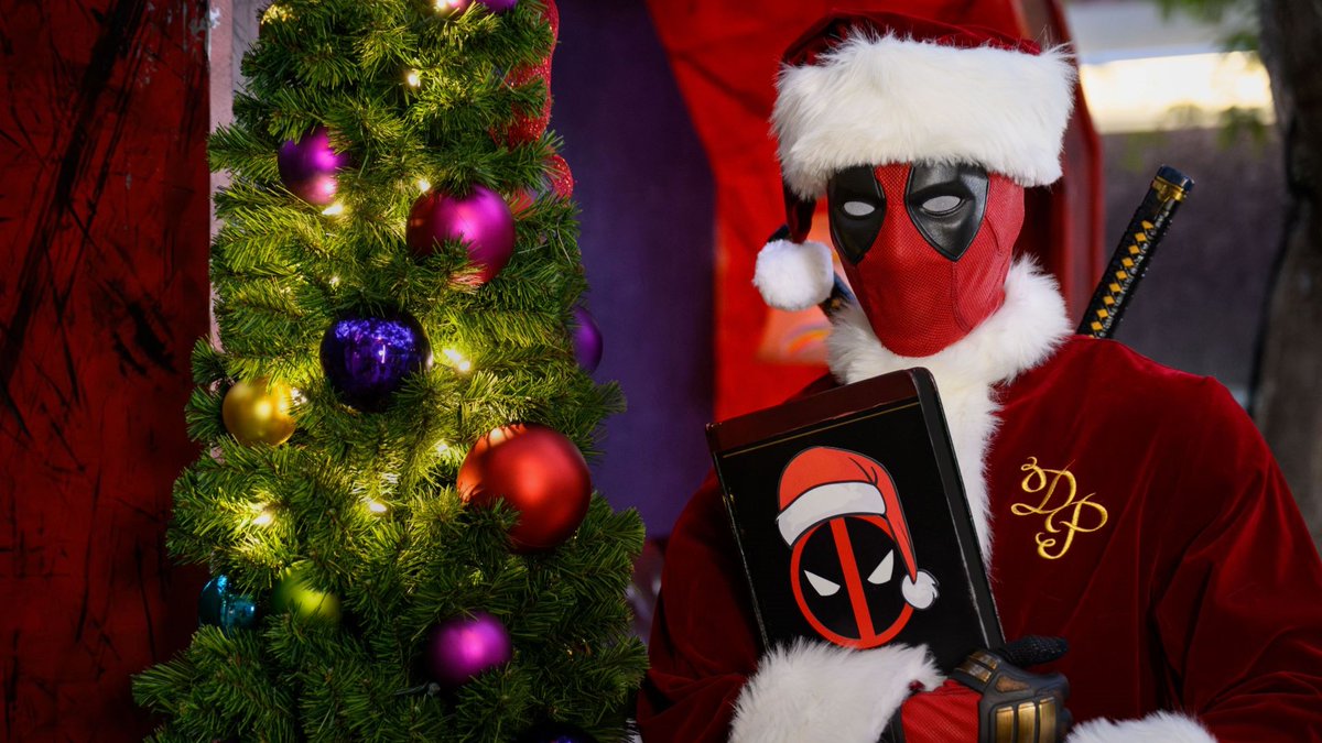 Mouseland_magic's tweet image. DISNEYLAND USA | ‘The Story Time with Deadpool Holiday Special’
After making his debut last year, Deadpool is back for more holiday hilarity and easonal stories. You can see him near Avengers Campus. Sometimes, Wolverine may also stop by. #disneyland