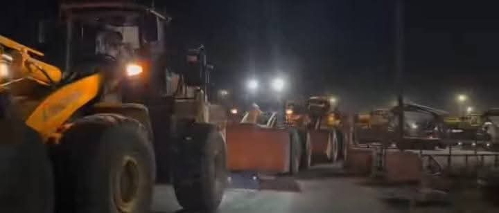 في جهود مصرية لتثبيت وقف إطلاق النار و الانتقال من المرحلة الأولى الي المرحلة الثانيه قامت مصر عبر اللجنة المصرية بالقطاع بإدخال عشرات المعدات الثقيلة لبدء عملها في فتح الطرق و رفع الركام .