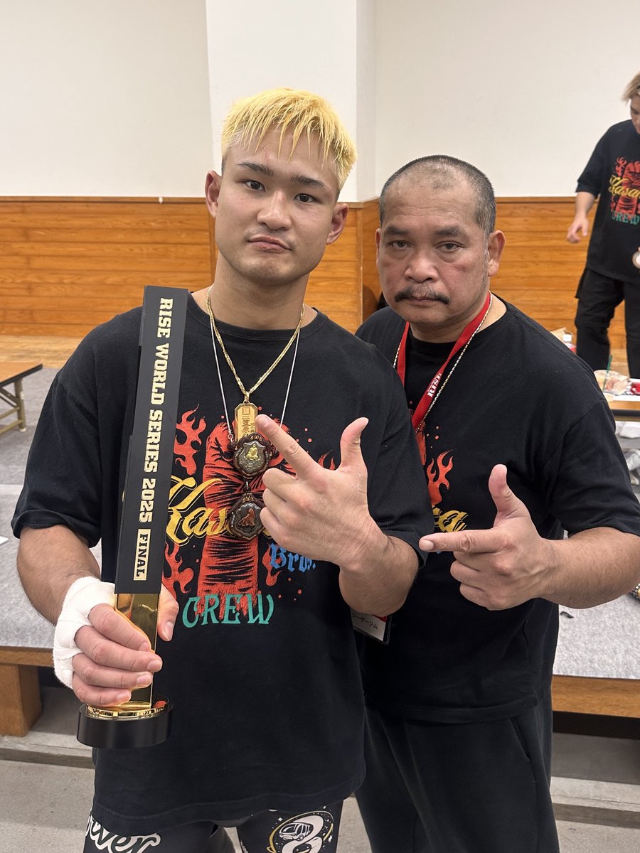 ／
GLORY×RISE LAST FEATHERWEIGHT
STANDING TOURNAMENT🌏🏆
＼

笠原弘希(<a href="/hirokingking_sb/">笠原弘希</a> )
ベスト8進出決定✨✨

#RISE_WS2025FINAL #SHOOTBOXING #RISE <a href="/RISE_2003/">RISE OFFICIAL</a>