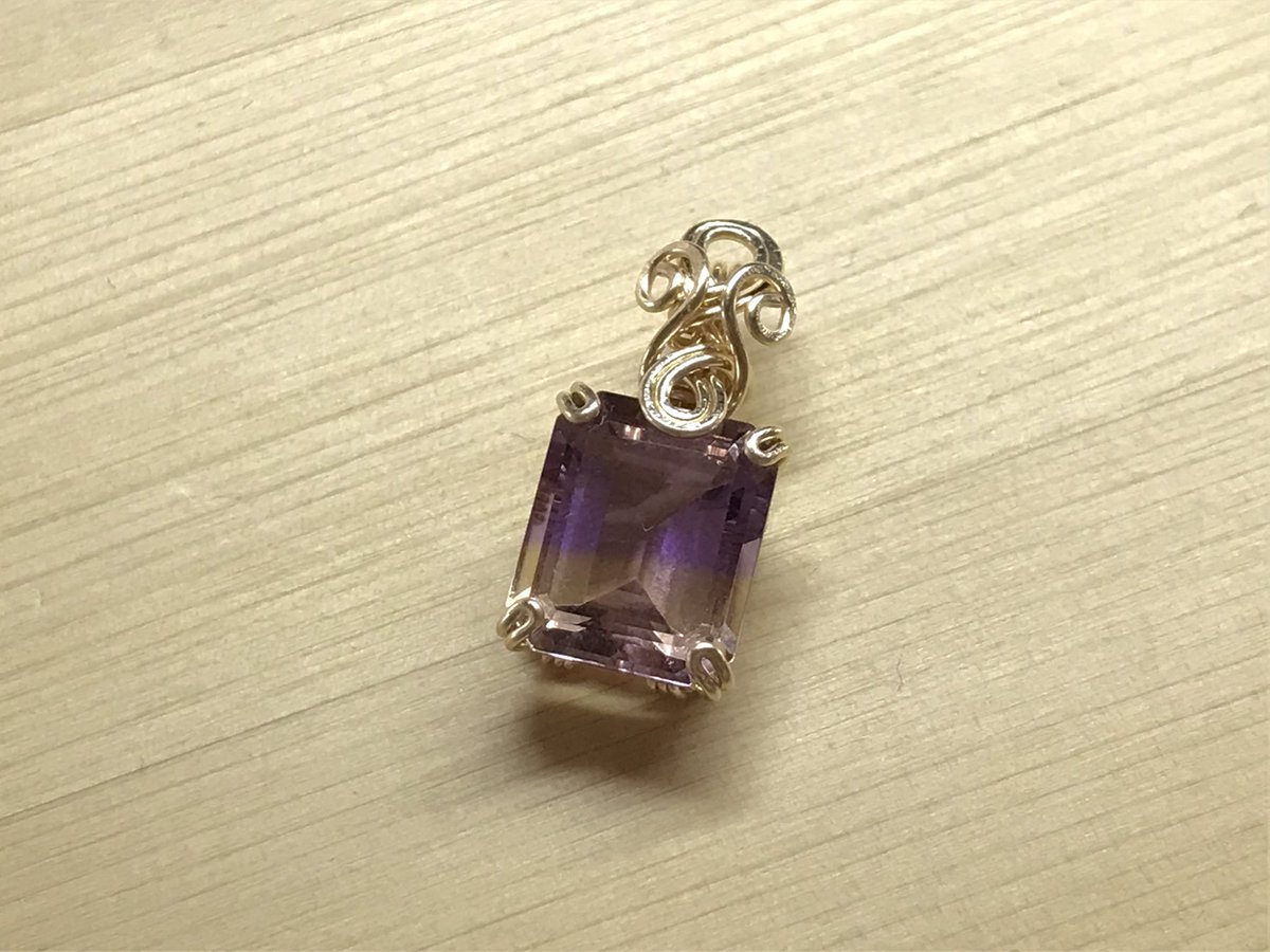 あ〜きゃん♬様　高品質　セレナイト　クローバー　シラー　握り石 clover house on X