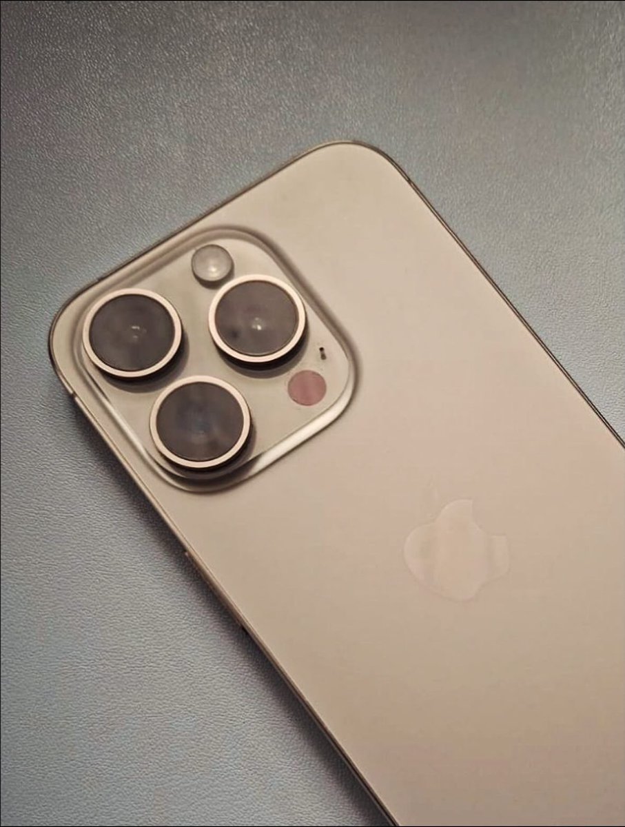 iAndreTech's tweet image. Secondo voi che iPhone 17 Pro prendo? 
#iPhone17Pro #Apple #iOS26