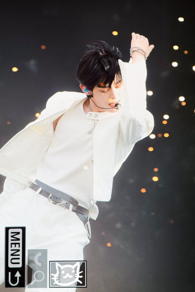 nyangxbin's tweet image. 251102 컬러인뮤직 페스티벌

#NOWZ #나우즈 
#HYEONBIN #현빈