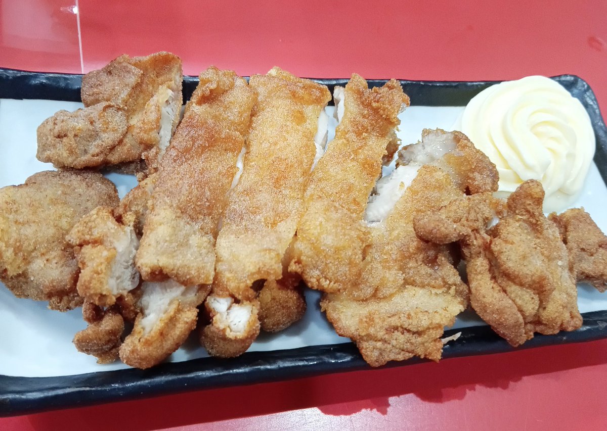 あっ晴れ公式さんに行く行く詐欺をしていたので、ようやく登場！

麺屋あっ晴れ大府店さん

注文メニュー

らーめん6ばか

ご飯

唐揚げ

トッピング 魚粉 別皿生卵

いつも声をかけて下さり有難うございます。

いつもスープ完飲まで必須の大府店さん。美味し過ぎ〜！

#麺屋あっ晴れ