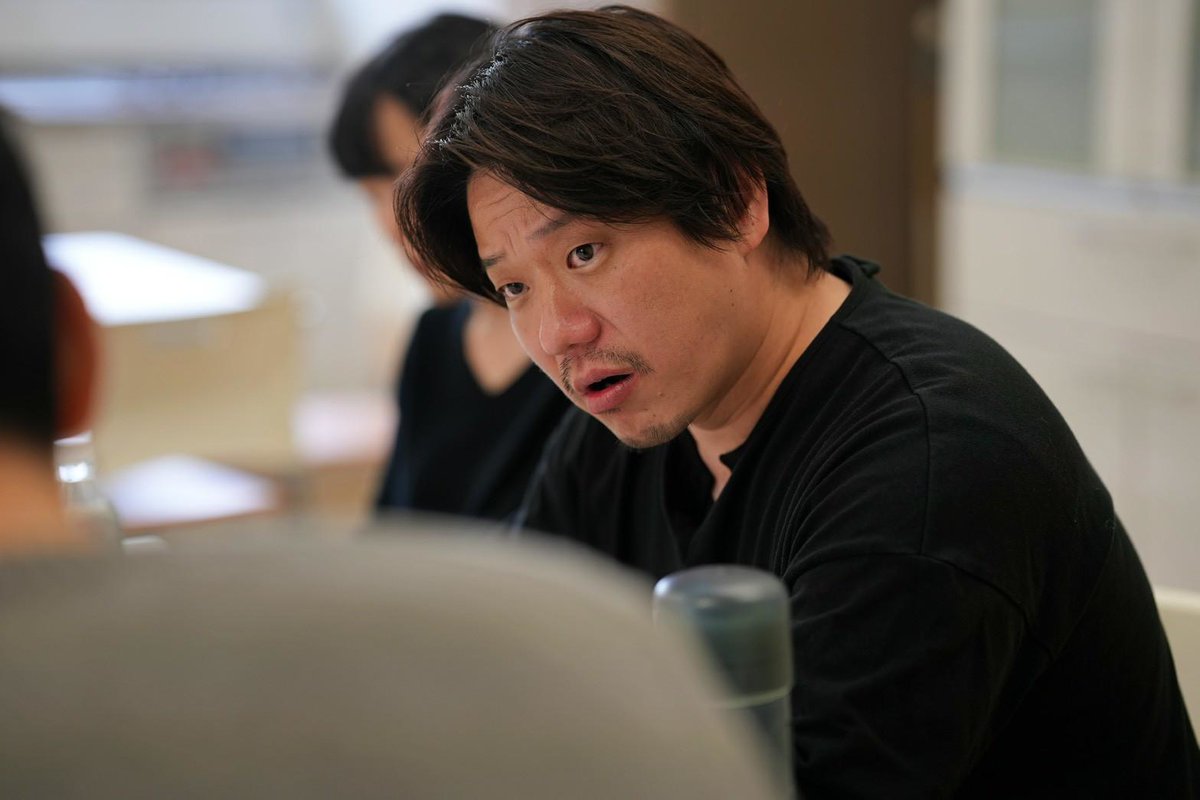 pancakenokai's tweet image. パンケーキの会二本立て公演『ある夜をめぐって』より、『エーリヒ・ケストナー～消された名前～』の顔合わせの模様です

公演は2026年1月29日(木)～2月4日(水)
下北沢駅前劇場にて
チケット発売は11月29日(土)
オトクな2公演セット券は先行発売中！
docs.google.com/forms/d/e/1FAI…

📷ハマリュウノスケ