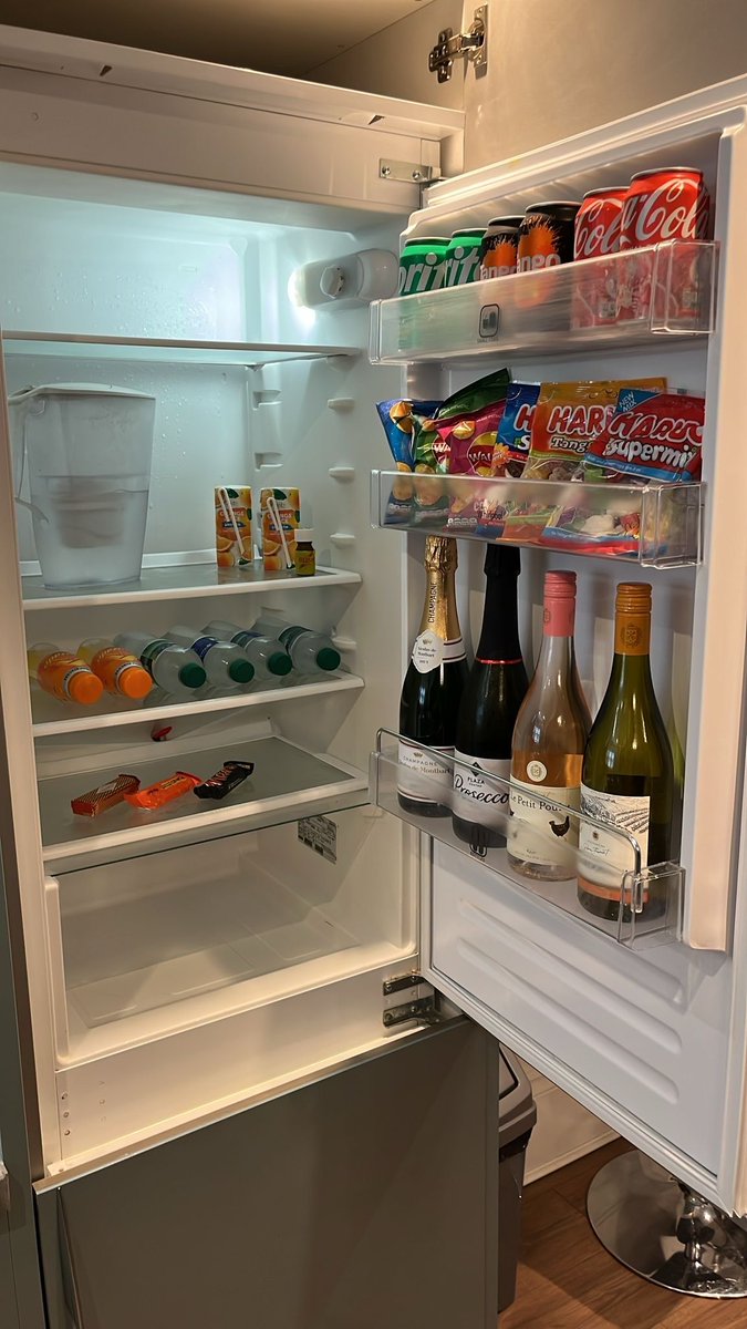 News
Updates, visiting Dommes, special offers, and behind-the-scenes insights — stay connected with what’s happening inside the suite.

buff.ly/UnJQVFT