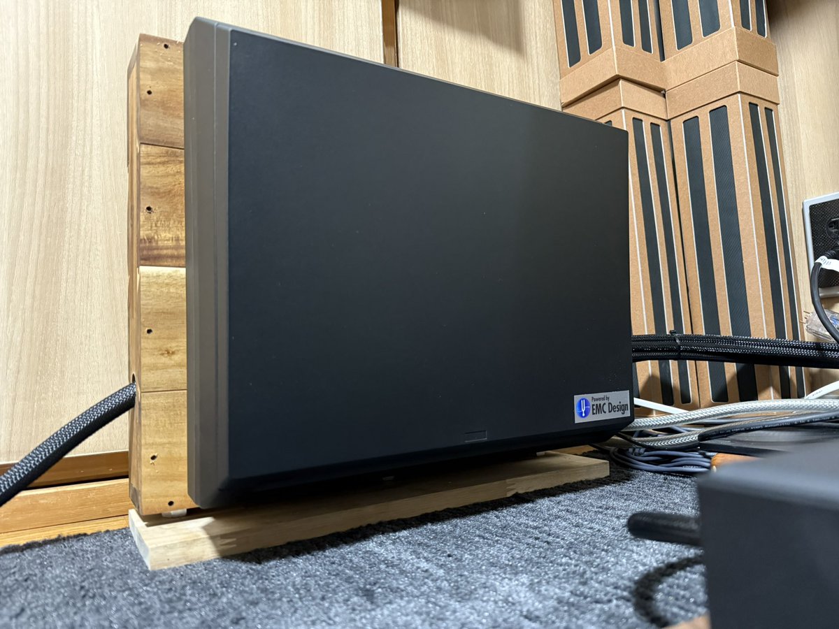 昨日本日と、東京都豊島区のボーカルレコーディングスタジオ 「Studio Asteroid」様にて、スタジオ専用EMC電源工事です。

Studio Asteroid 
studio-asteroid.com

本日は幹線工事とEMC分電盤接続工事、仕上げとなります。
