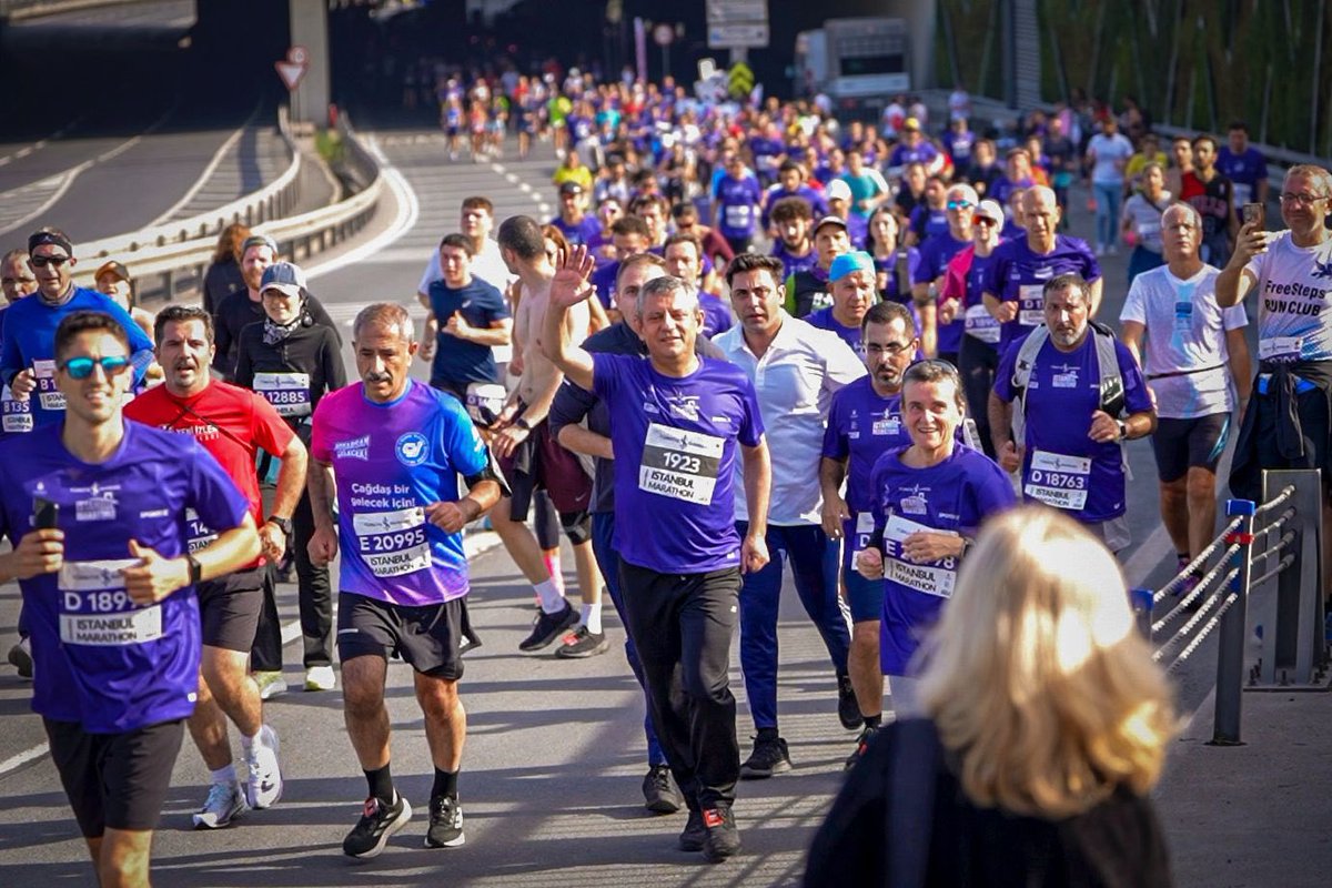 eczozgurozel's tweet image. 47. İstanbul Maratonu’nda 15,5 kilometreyi 1 saat 34 dakikada koştuk.

Eğitimde eşitlik için attığımız adımlar bitmedi, şimdi sıra sizin destek adımlarınızda!

Bağışlar devam ediyor, desteğinizi bekliyoruz. 

ipk.adimadim.org/kampanya/CC140…
