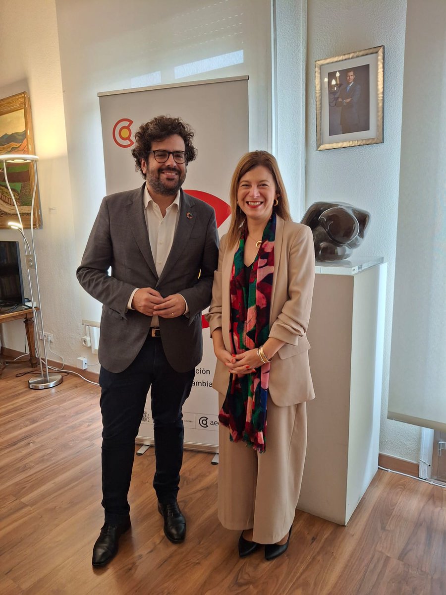 ONUMujeres's tweet image. Desde ONU Mujeres agradecemos el compromiso de la @AECID_es con la igualdad de género y el empoderamiento de las mujeres. @anton_leis

Con su apoyo, avanzamos en sistemas de cuidados en 5 países de #ALC 🇵🇦🇩🇴🇵🇪🇪🇨🇲🇽 y en la prevención de la violencia digital en #México y #Bolivia.