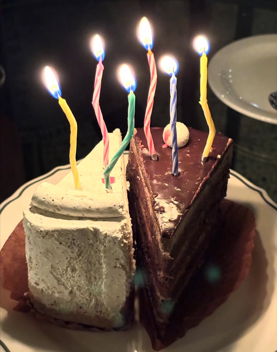 su_chubin's tweet photo. pibesday teh geulis @.su1023_ 🥳
sorry i’m late, cibuks sihh😭 https://t.co/E6oEoRYxOi