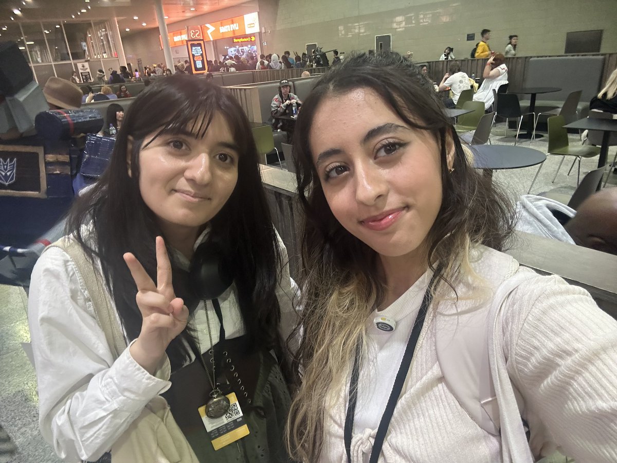 hayvora's tweet image. btw met the coolest last weekend at mcm london❤️❤️ @zephsty so much love for you!!!