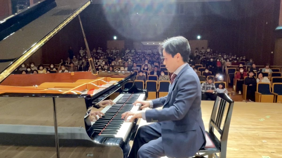 masarunamba_pf's tweet image. 本日、児島市民交流センター ジーンズホールで開催された
《第32回倉敷市児島市民文化祭 音楽コンサート》にゲスト出演しました🎹

ショパンの名曲
ノクターン第2番、スケルツォ第2番、そしてアンコールに革命のエチュードを演奏しました🔥

お越しくださった皆さま、本当にありがとうございました🙇‍♂️…