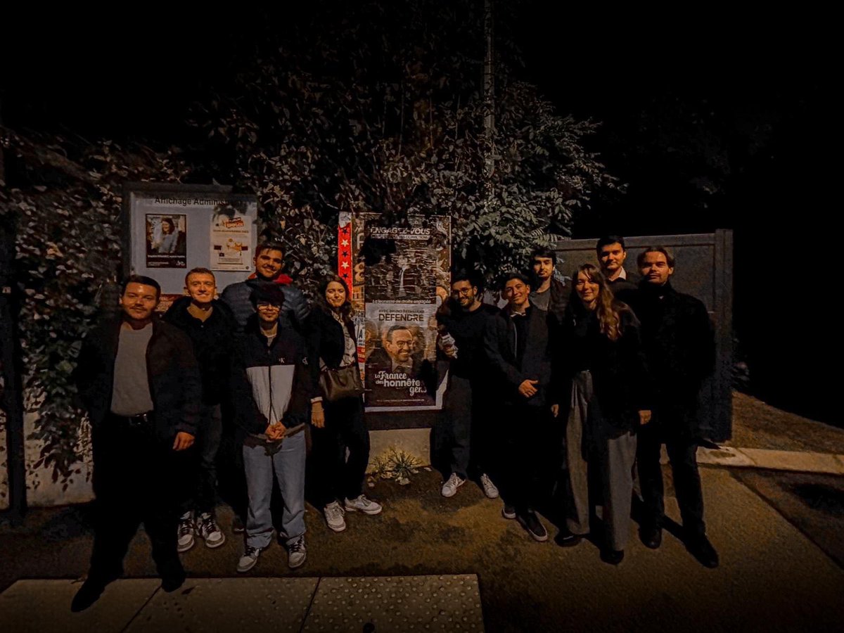 jeunesreps91's tweet photo. Esprit d’équipe et enthousiasme au rendez-vous hier soir avec les @JeunesRepublicains à #SaintMichelSurOrge 🍻
De nouvelles têtes, beaucoup d’échanges et une superbe ambiance !
Merci à @YannPetel , @raphael_pastore et @Charl_Faucheux pour leur visite 💪🇫🇷
#Essonne https://t.co/2qKYjysil5