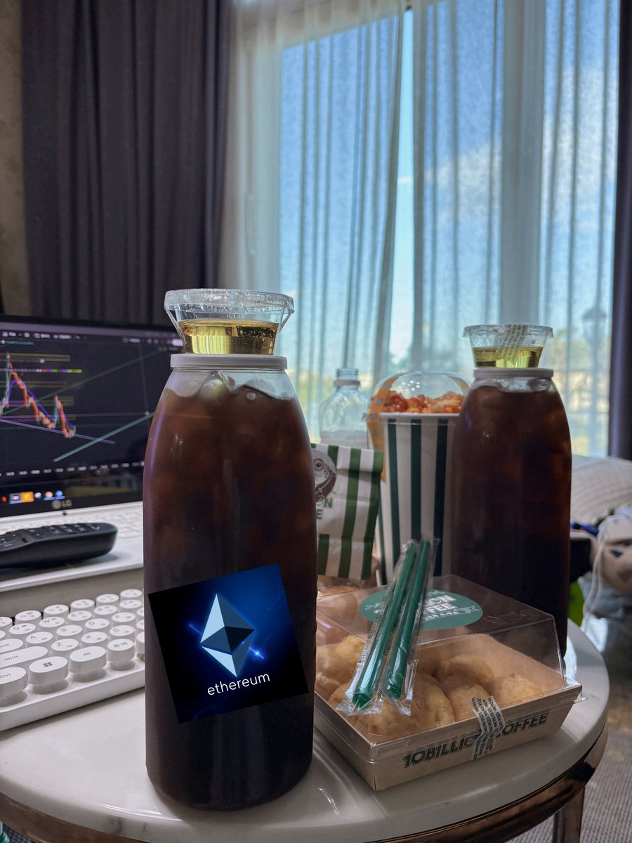 _namitti's tweet photo. Brevis coChain
@brevis_zk
오프체인 데이터를
온체인에서 검증만으로 활용하는 시대.
데이터는 밖에 두고, 신뢰는 체인 위로.
ZK가 만든 새로운 데이터 레이어.
머찌다 브레비스

주말 잘 보내셨어요?
저는 이번 주말, 집 밖에 한 발짝도 안 나가고
진짜 먹고 자고만 하면서 푹 쉬었어요.
매매도 쉬고 찐 휴식 키킼
차트는 항상 보고, 야핑도 잊지 않고ㅎㅎ
월요일부터 다시 부릉하게 달려봅시다

ZK의 근본 Brevis...!