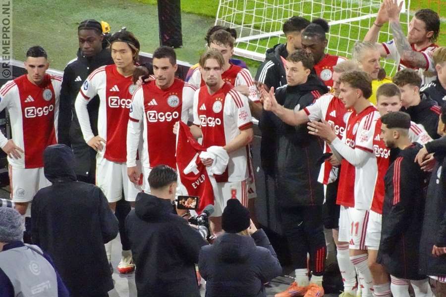 remepro_nl's tweet image. Het fotoverslag van Ajax - Heerenveen staat online op ajaxfotoside.nl #ajahee #RIPPADDY