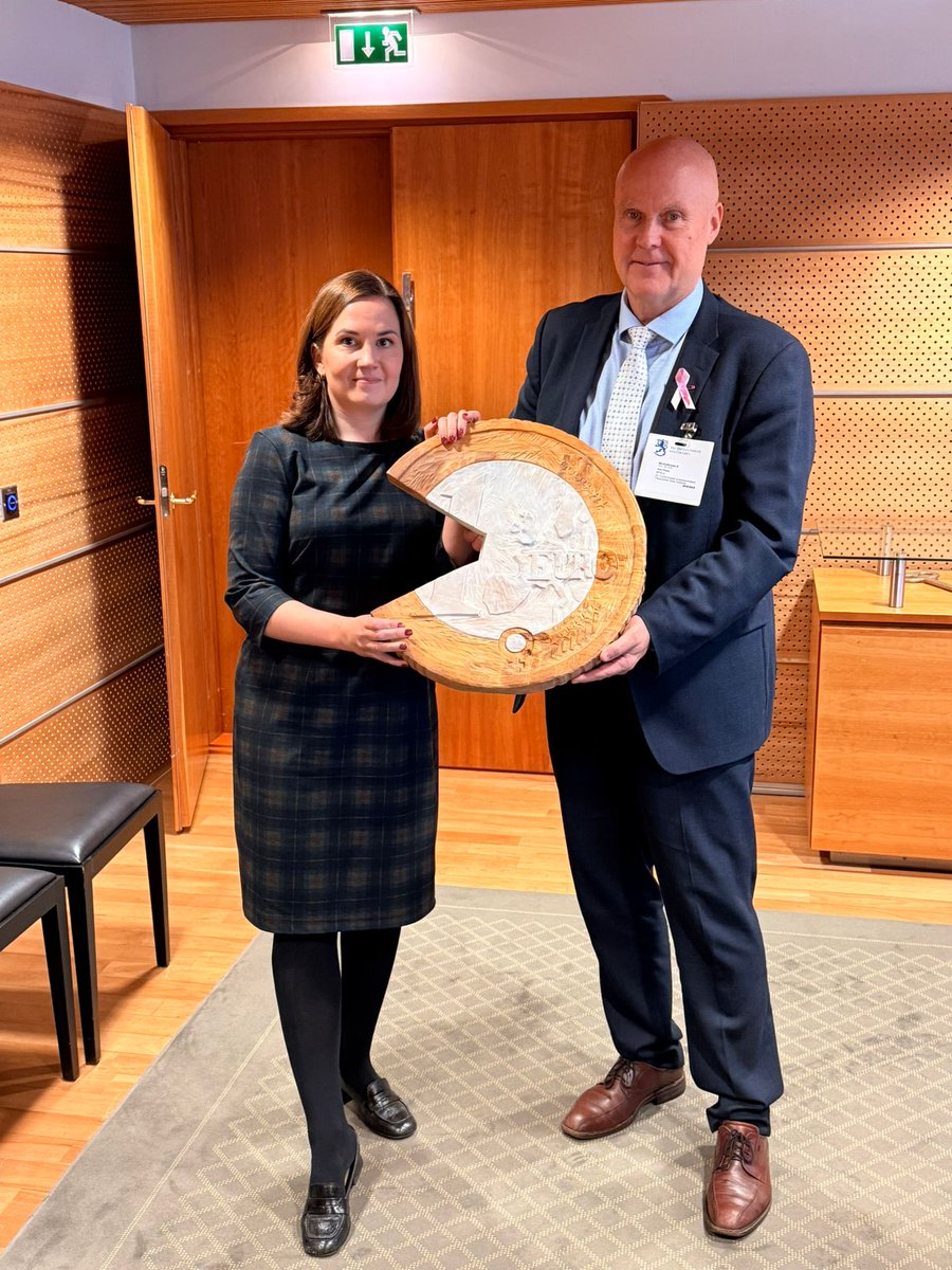 Tänään 2.11. on STTK:n perinteinen Naisten palkkapäivä, jolloin naisten palkanmaksu tilastollisesti päättyy ja joka kuvaa miesten ja naisten välistä palkkaeroa. Kävimme viikolla hyvän ja rakentavan keskustelun ministeri ⁦<a href="/sannigrahn/">Sanni Grahn-Laasonen 🇺🇦</a>⁩ kanssa asiasta ⁦<a href="/STTKMikonkatu/">STTK</a>