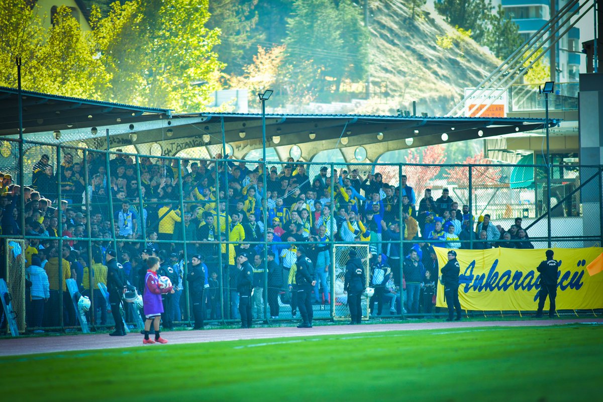 Büyük Aile 💛💙

#Ankaragücü