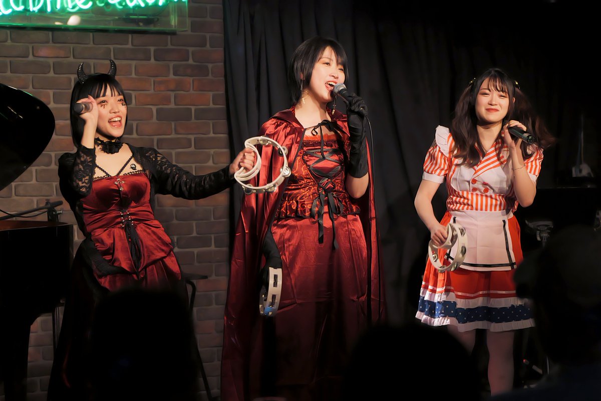 golf_tama_golf's tweet photo. 武岡あや乃主催
AMAZING LUCKY vol.21
Halloween SP
大塚Welcome back @Welcomebackwb 

Chewy ART
  武岡あや乃 @ayano_takeoka97 
  寺井智子 @tritmk 
  松本梨菜 @_rina_matsumoto 

#AMAZINGLUCKY
#Halloween #ハロウィン
#ChewyART
#武岡あや乃
#寺井智子
#松本梨菜
#大塚Welcomeback https://t.co/4iIFP56L78