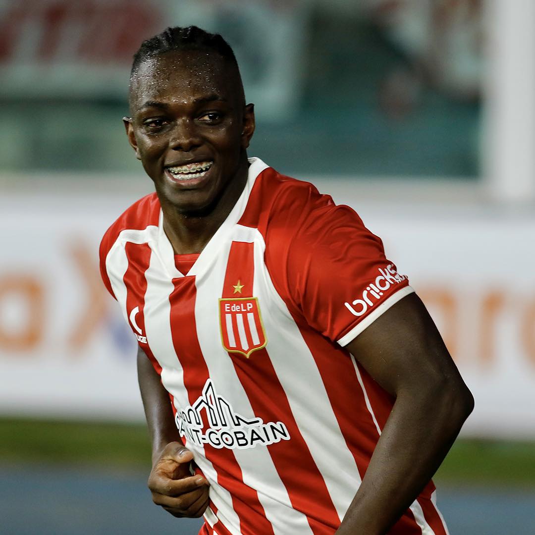 Buenos días.
Me levanté temprano, y es lógico.
Ahora me voy a comprar unas facturas con pastelera.
COSTUMBRES.
Después seguramente ponga la "Super Transpi"...
Señoras y Señores: partido de Campeones, partido de alta temperatura !!!
#EDLP VS #BOCA
Equipo confirmado, allá vamos 🇦🇹