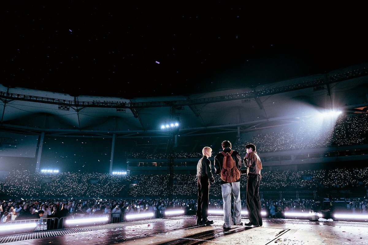 PJiminSupportBR's tweet image. 📸Jimin no post do Instagram do Jin!

❤️❤️❤️