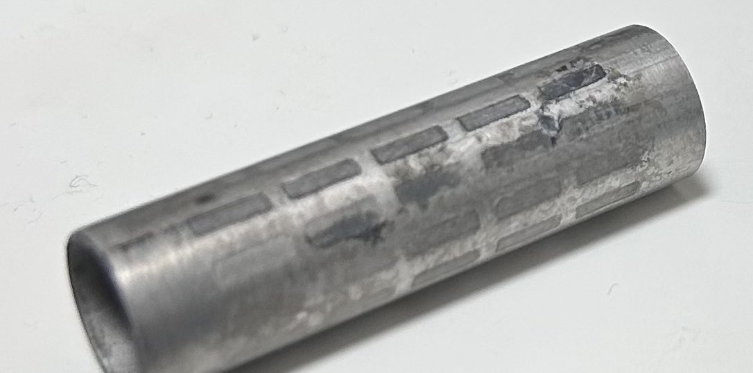 黒染めに近いことはできてる気がする
液が暴れるから綺麗に染まらない(;_;)