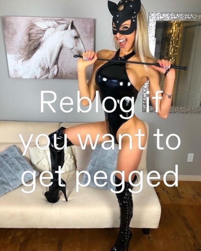 OnTheKnees 💋 (@ontheknees1) on Twitter photo 