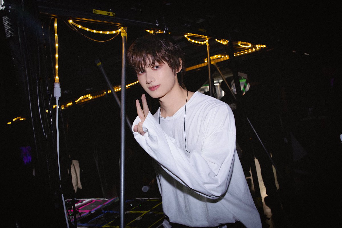 moontomeetyou's tweet photo. junhui_moon weibo and ig update 🖤

“🕺🎤✨💎” https://t.co/sczh61UPt2