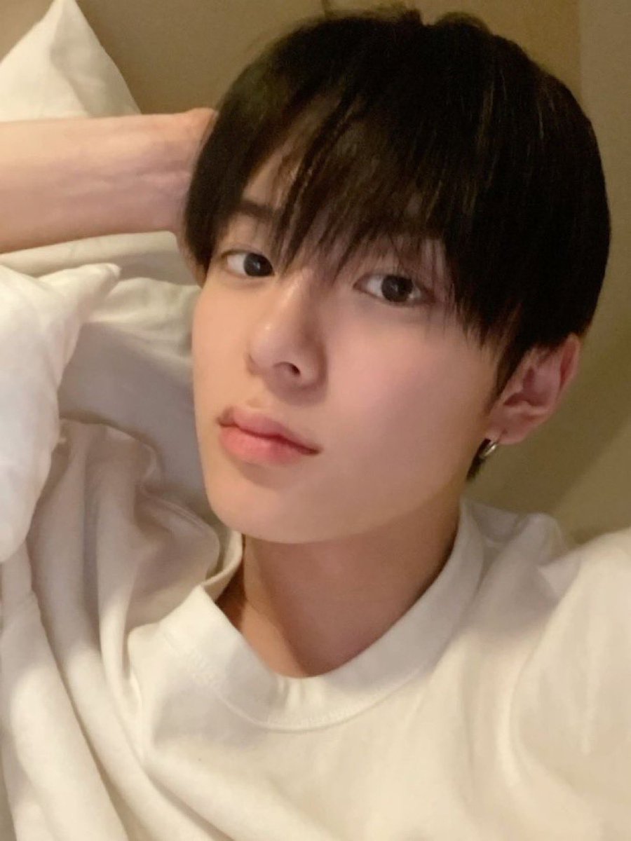 lovbe25's tweet photo. 유강민 추구미 그냥 03즈임......
상원이정ㅎㅇ 이제건우만오면되겠다ㅎㅎ https://t.co/qg9lhSDsVz