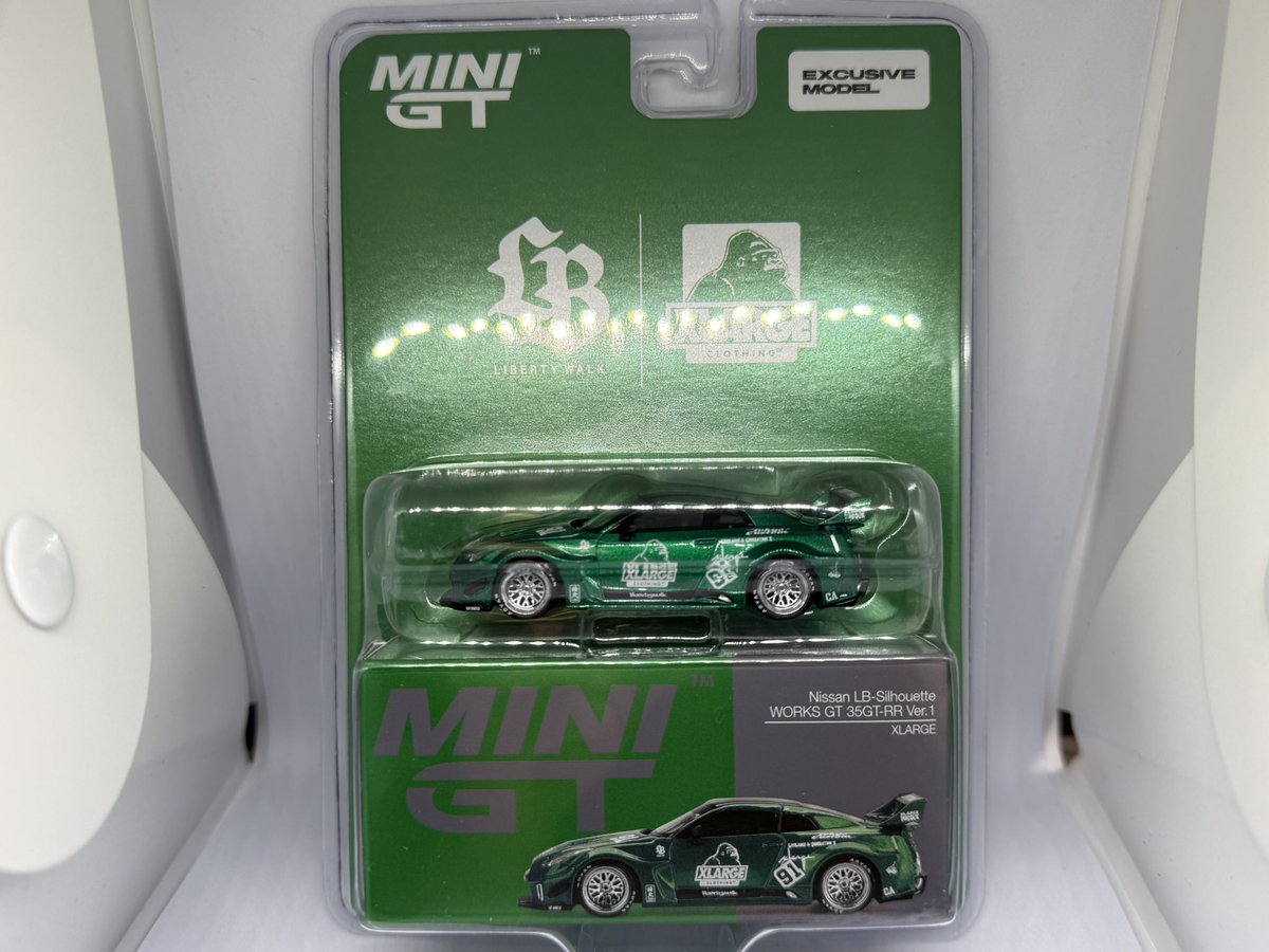 LBWK MINIGT × XLARGE 1/43 NISSAN 35GT 緑 Liberty Walk × XLarge