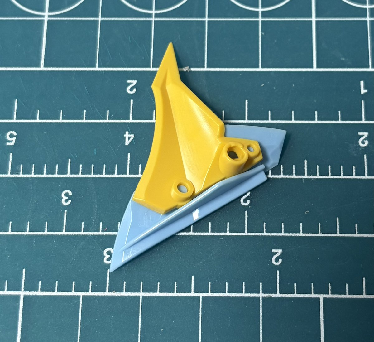 todan3320's tweet image. MODEROID ライディーン

顔横の装甲裏のピンを切り落として可動時の干渉を減らしました
あとホビージャパンの作例に叫び顔があったのでマネして作りました
※このキットは塗装済みと未塗装の顔パーツが入っています

#MODEROID