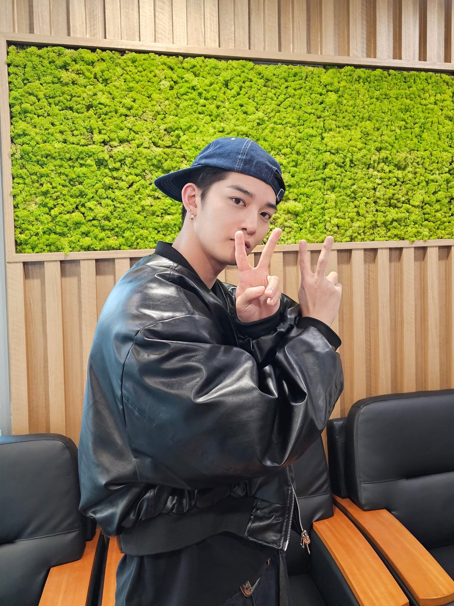 배진영 (BAE JIN YOUNG) tweet media