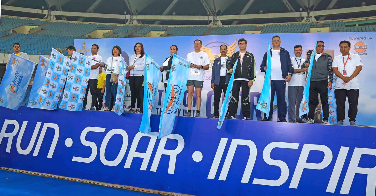 SpokespersonMoD's tweet image. The first-ever Sekhon Indian Air Force Marathon 2025 (SIM-25) concluded on a spectacular note, uniting over 45,000 participants from 46 Air Force Stations in a celebration of fitness, valour &amp;amp; national pride.

A proud tribute to PVC Flying Officer Nirmal Jit Singh Sekhon,…