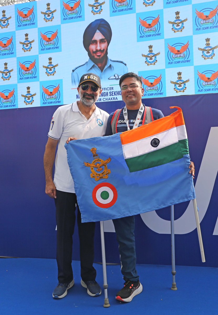 SpokespersonMoD's tweet image. The first-ever Sekhon Indian Air Force Marathon 2025 (SIM-25) concluded on a spectacular note, uniting over 45,000 participants from 46 Air Force Stations in a celebration of fitness, valour &amp;amp; national pride.

A proud tribute to PVC Flying Officer Nirmal Jit Singh Sekhon,…