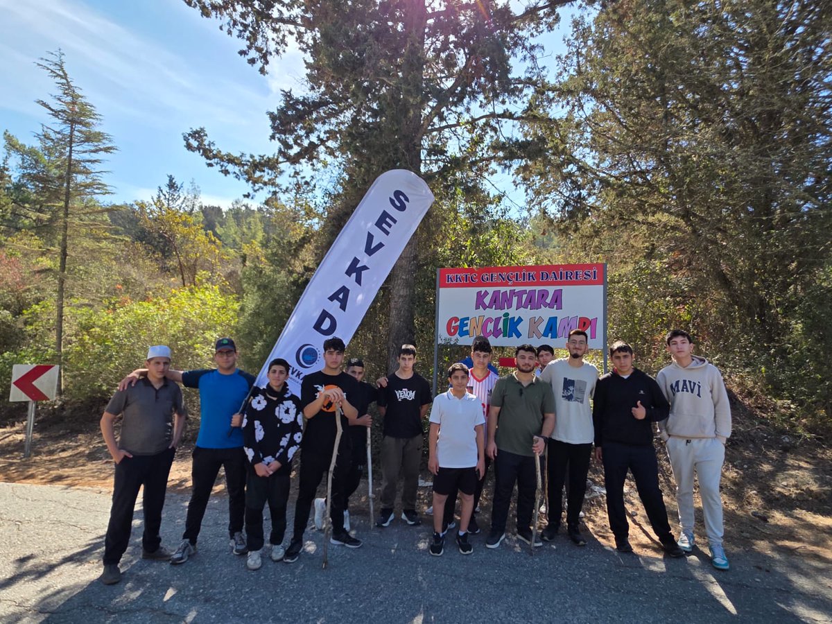 🏕️ Vizyon Kampı’nın ikinci gününde, güne sabah namazının huzuruyla başladık.
Sportif etkinlikler, yürüyüşler ve eğitimlerle dolu bir günün ardından,
akşam ateş başında değerlerimizi ve hedeflerimizi yeniden konuştuk.